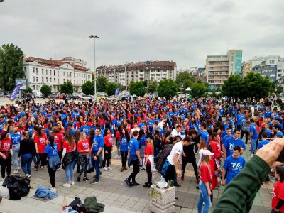 Maturanti plesali u istom ritmu i ove godine