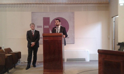 image 9dce60abb667739f5ea357e5b5702a5c037b66a85ce12b4bd5684e024b51f2f8 V