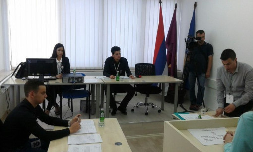 image c9d810bcbdd9d24a2110b4556653fc5ede2f80c7bb1ce3f244330f317c579c91 V