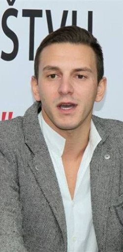 12249839 930484073701375 8299425987595701422 n