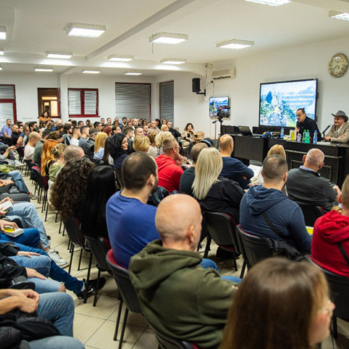 esmeralda 973 2023 11